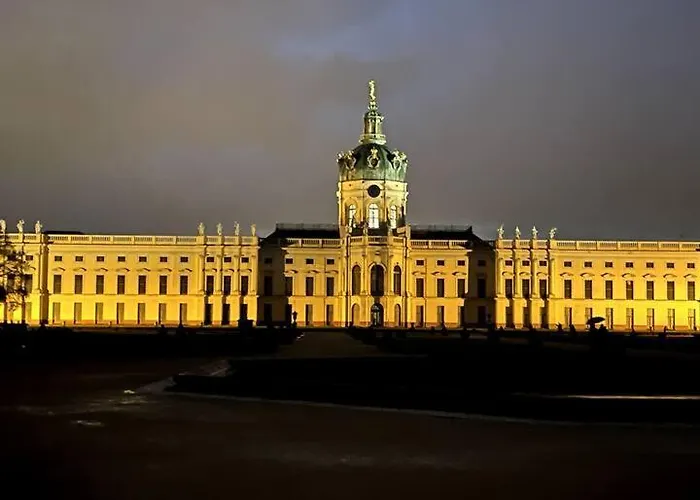 Checkpoint Charlie * Berlin