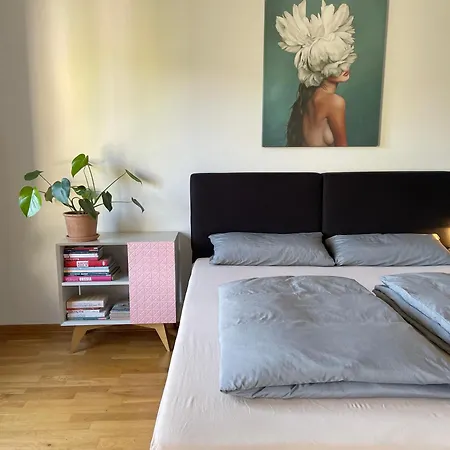 Checkpoint Charlie Apartment Berlin