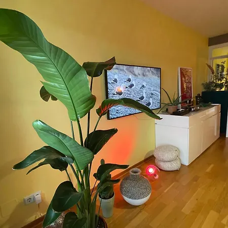 Checkpoint Charlie *