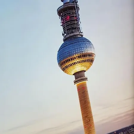 Checkpoint Charlie *