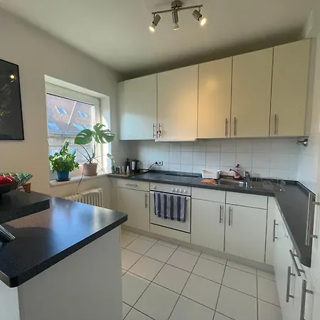 Checkpoint Charlie *