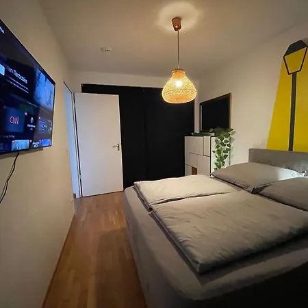 Checkpoint Charlie * Berlin